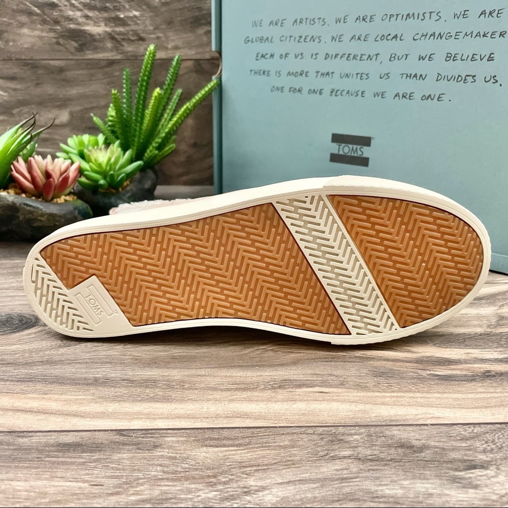 Toms Alpine Faux Shearling Water Resistant Boot - Picture 10 of 12